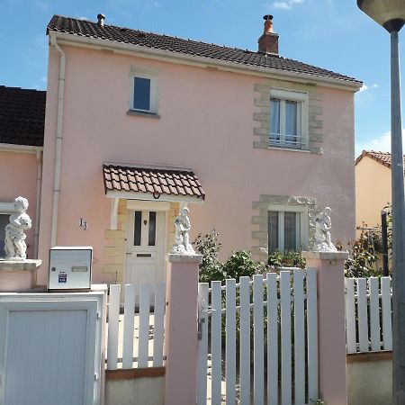 La Maison Rose 2 Chambres Avec Lit Pour 2 Personnes Et 2 Salles De Bains Nevers Dış mekan fotoğraf