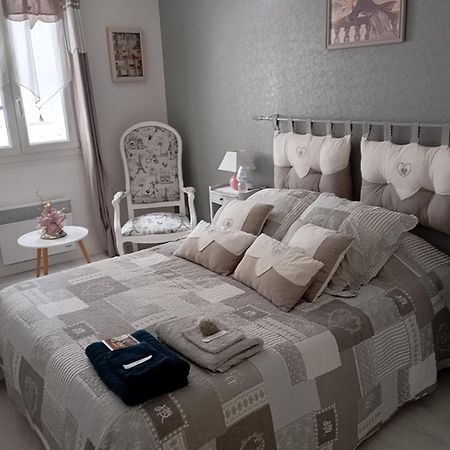 La Maison Rose 2 Chambres Avec Lit Pour 2 Personnes Et 2 Salles De Bains Nevers Dış mekan fotoğraf